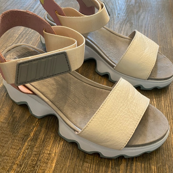 Sorel Kinetic Sandals Size 8 - Picture 3 of 3